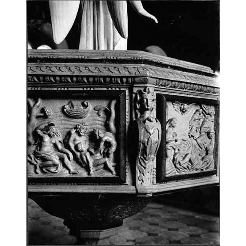 Source caption: Holmby kyrka [...] Dopfunt, detalj."