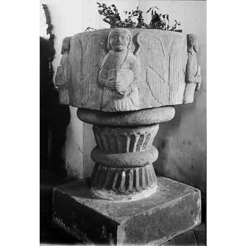 Source caption: "Högs kyrka [...] Dopfunt."