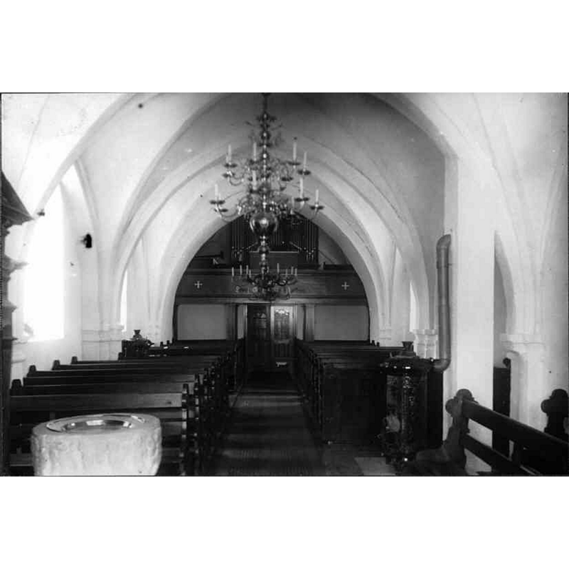 Source caption: "Kviinge kyrka [...] Interiör mot väster."