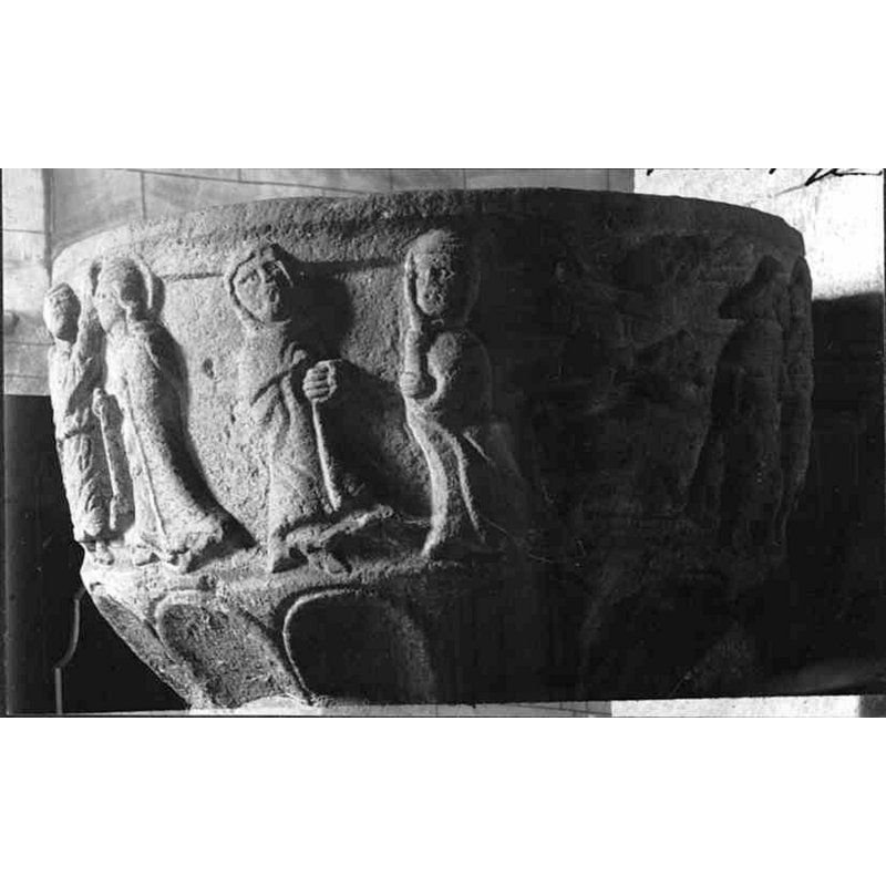 Source caption: "Kviinge kyrka [...] Medeltida dopfunt, detalj av cuppan."