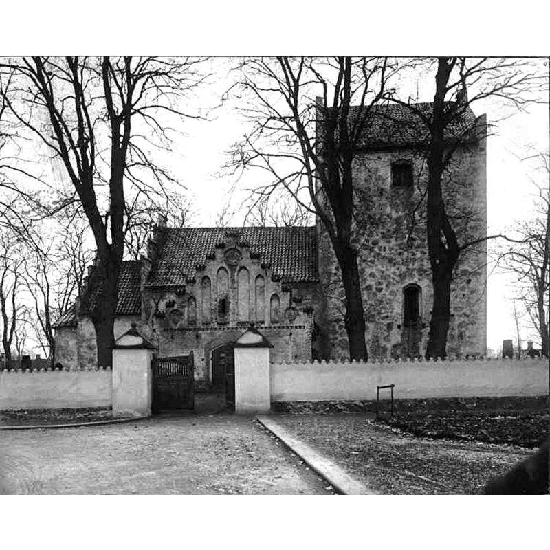 Source caption: "Kävlinge gamla kyrka [...] Kyrkan från norr."