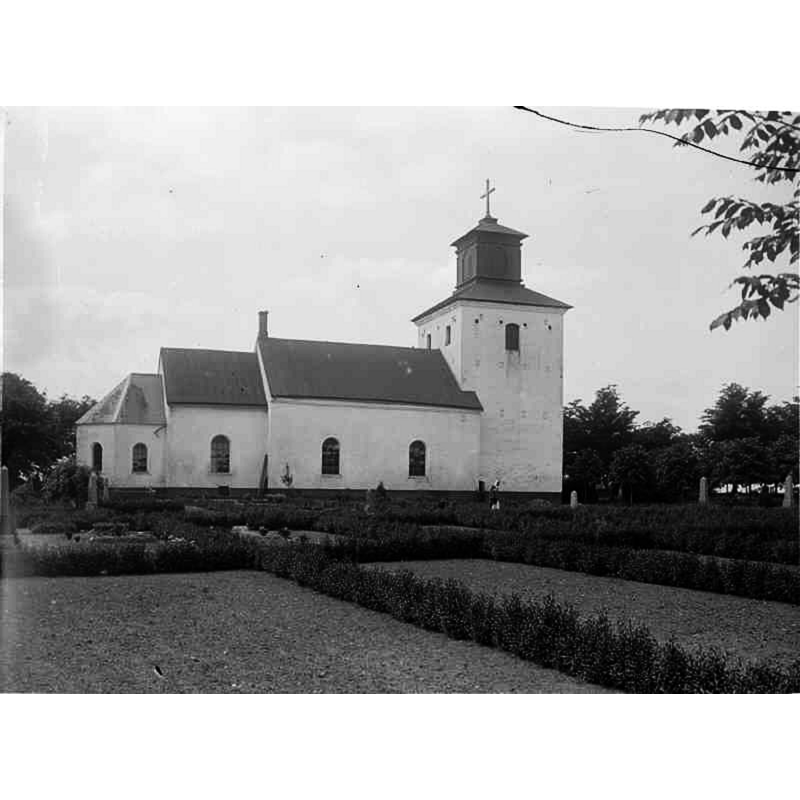 Source caption: "Löddeköpinge kyrka [...] Kyrkan från norr."
