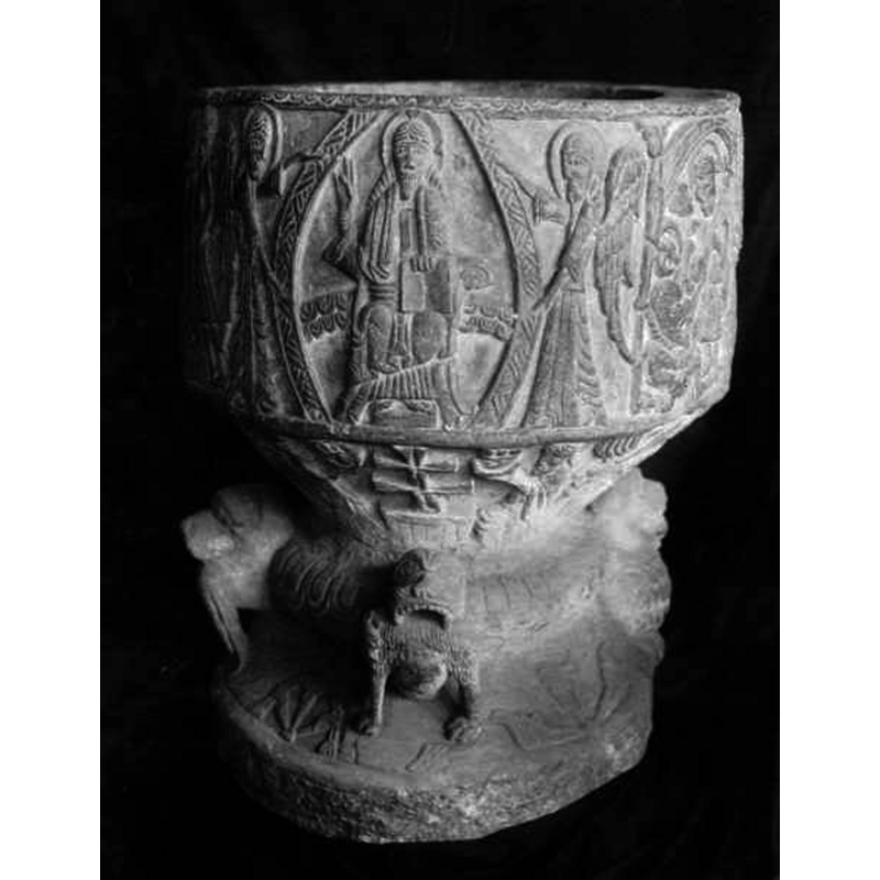 Source caption: "Löderups kyrka [...] Dopfunt av sandsten, avsmalnande uppåt, trattformig botten, utförd av Mäster Majestatis, slutet av 1100-talet."