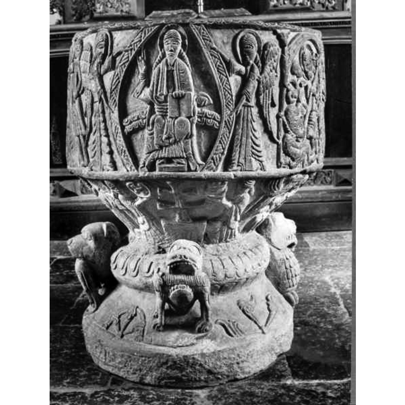 Source caption: "Löderups kyrka [...] Dopfunt av sandsten, avsmalnande uppåt, trattformig botten, utförd av Mäster Majestatis, slutet av 1100-talet."