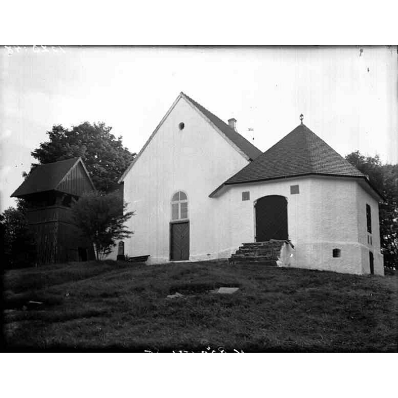 Source caption: "Norra Rörums kyrka [...] Kyrkan från norr." [NB: the medieval church had been re-oriented N-S in the 19thC]
