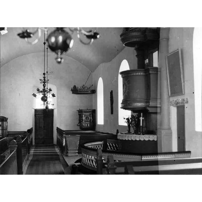 Source caption: "Norra Rörums kyrka [...] Interiör mot väster, efter restaureringen." [NB: the medieval church had been re-oriented N-S in the 19thC]