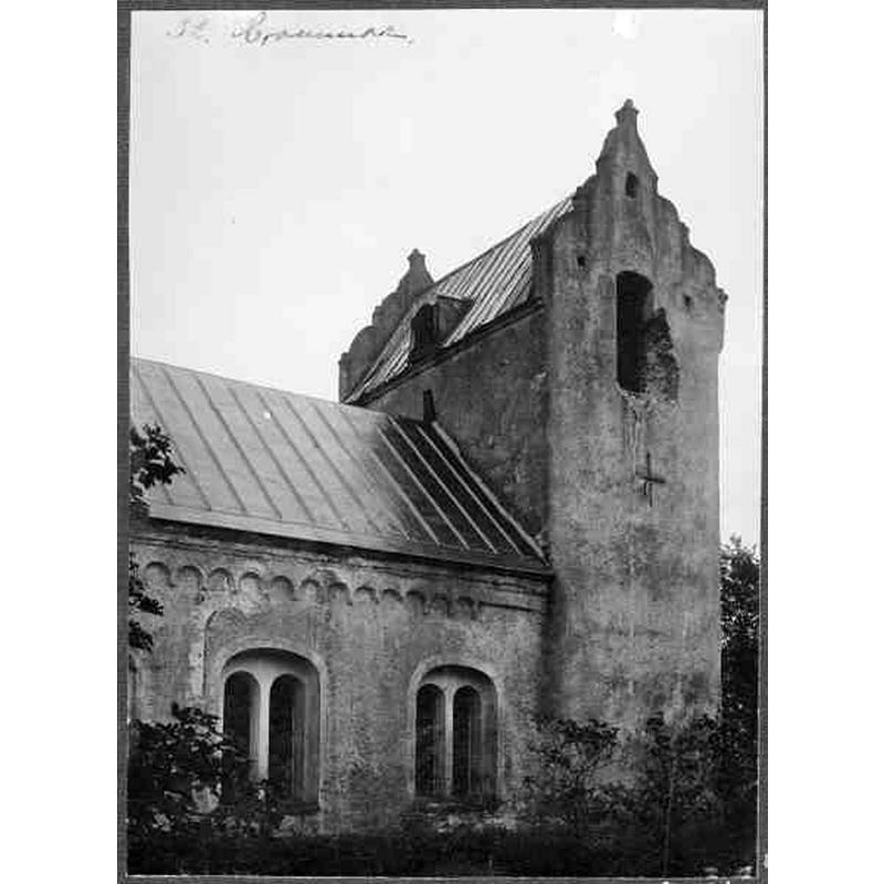 Source caption: "Stora Hammars gamla kyrka [...] Tornet från nordväst." -- the old church had been abandoned and scheduled for demolition when a new church was built in 1902; instead it would be restored and re-consecrated in 1929