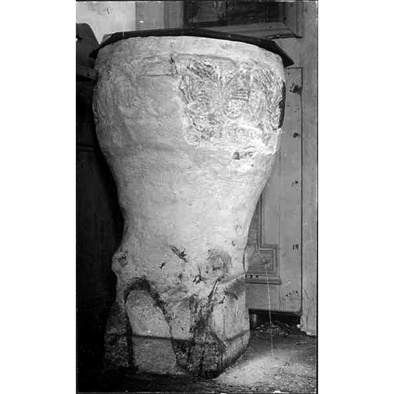 Source caption: "Stora Hammars gamla kyrka [...] Dopfunt av sandsten. Mårtens skola, 1100-talets slut."