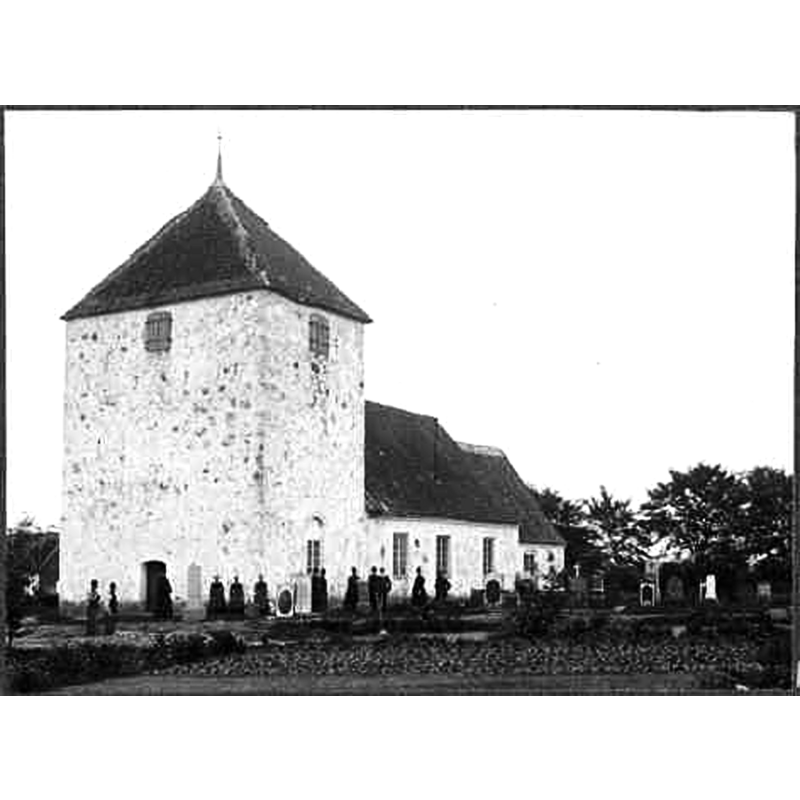 Source caption: "Södra Sandby kyrka [...] Kyrkan från sydväst." -- showing the tower before it was altered in 1911 [NB: the photographer, B.A. Lindgren, Bendt August Lindgren (1852-1904), worked in the Lund area -- see Claes Wahlöö's Fotografin och Lund (Föreningen Gamla Lunds årsbok 84; Lund 2002) for details of Lindgren and his work]]
