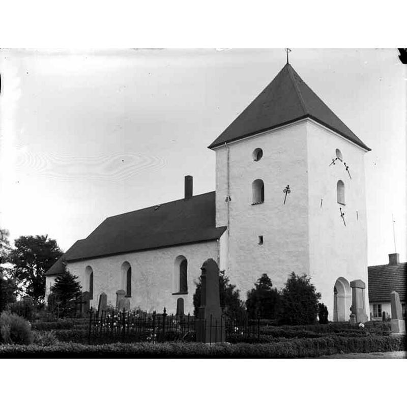 Source caption: "Sövestads kyrka [...] Interiör mot öster."