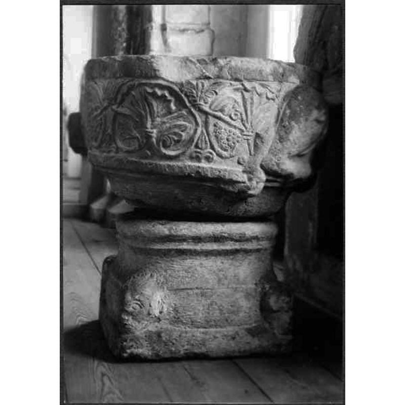 Source caption: "Tullstorps kyrka [...] Dopfunt av sandsten, medeltida." -- the old font was replaced by a new one in the new church in 1876; the photograph was probably taken in Lunds universited historiska museum