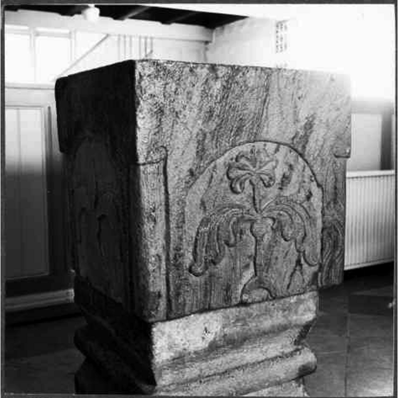 Source caption: "Vankiva kyrka [...] Dopfunt före restaurering."