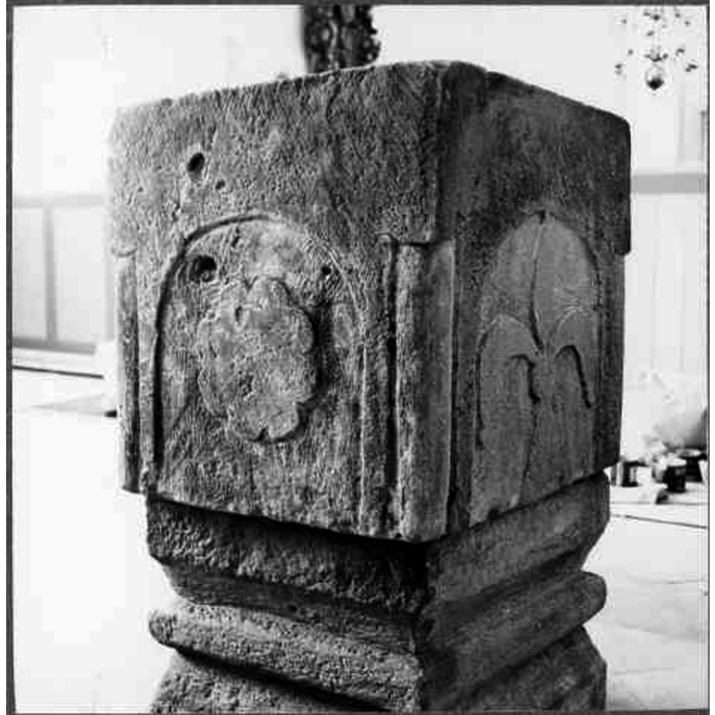 Source caption: "Vankiva kyrka [...] Dopfunt efter restaurering."