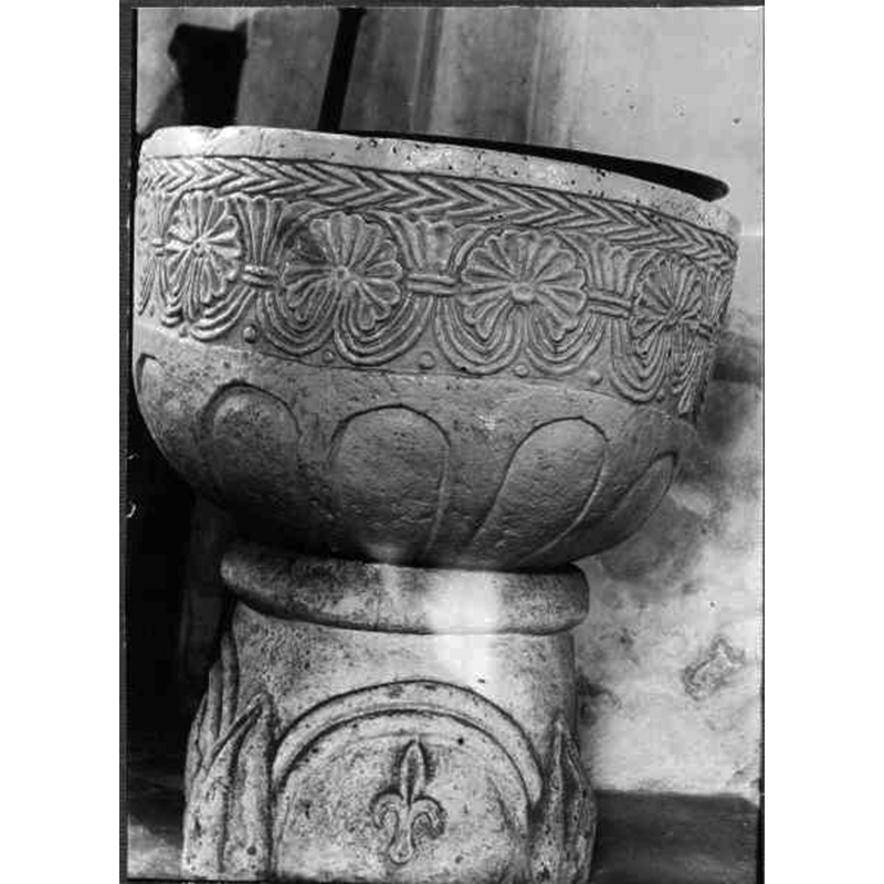 Source caption: "Västerstads kyrka [...] Dopfunt av sandsten."