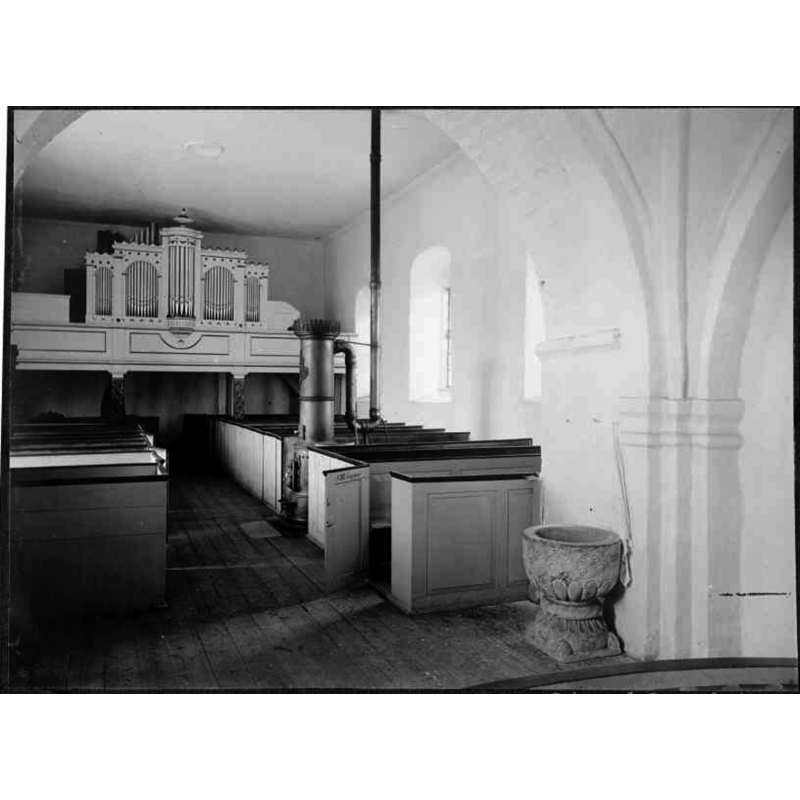 Source caption: "Örsjö kyrka [...] Interiör mot väster."