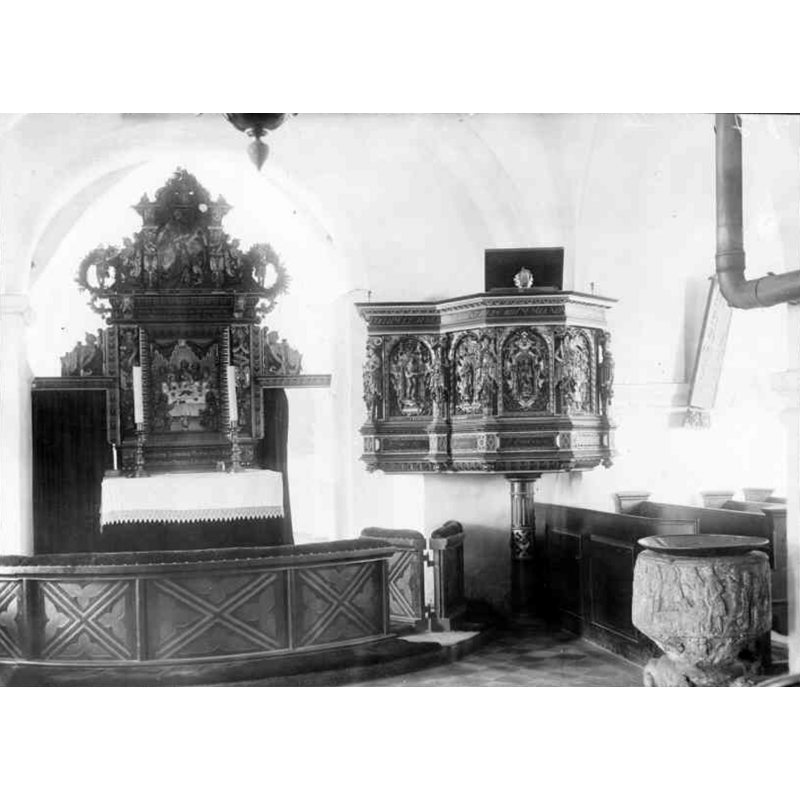 Source caption: "Östra Hoby kyrka [...] Interiör." -- showing the font at the east end of the nave, near the chancel