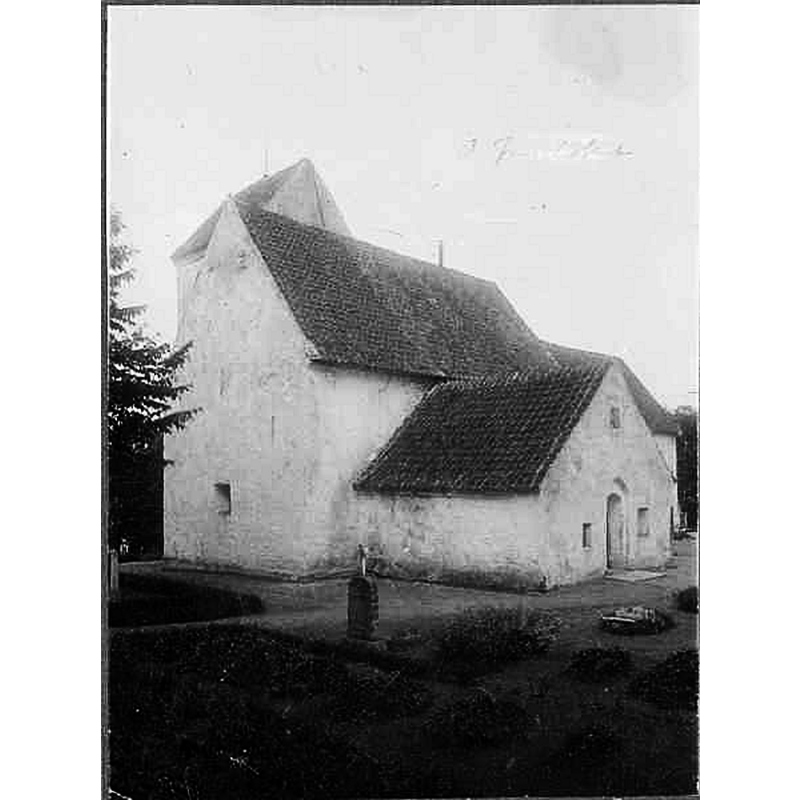 Source caption: "Östra Ingelstads kyrka [...] Kyrkan från sydväst."