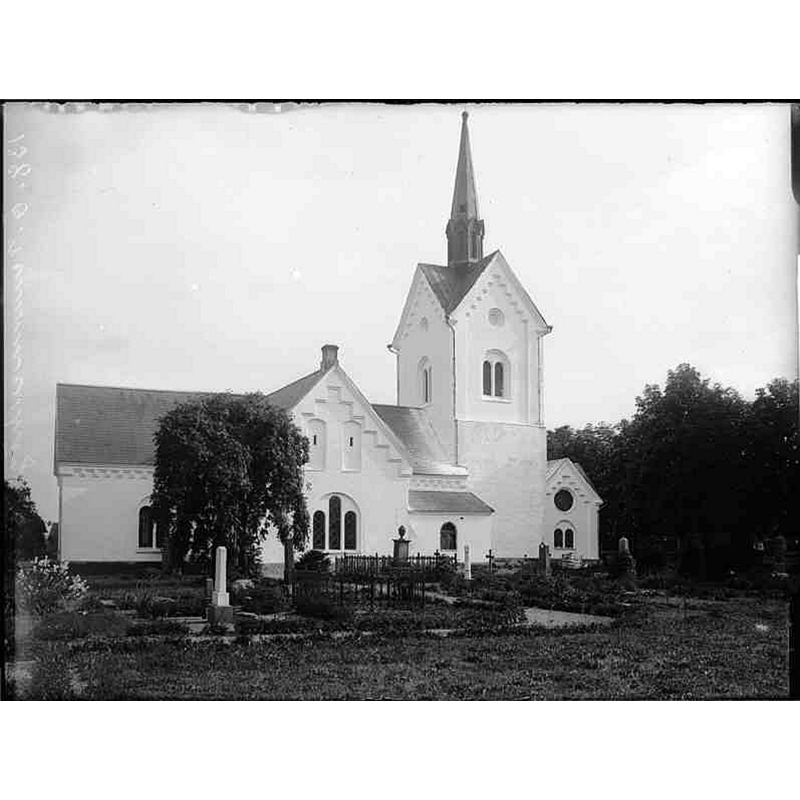 Source caption: "Östra Vemmenhögs kyrka [...] Kyrkan från norr."