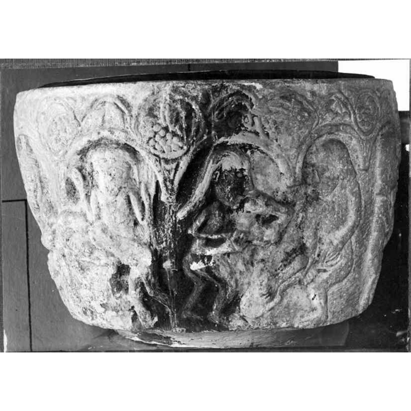 Source caption: "Östra Vemmenhögs kyrka [...] Dopfuntscuppa av sandsten. Medeltida."