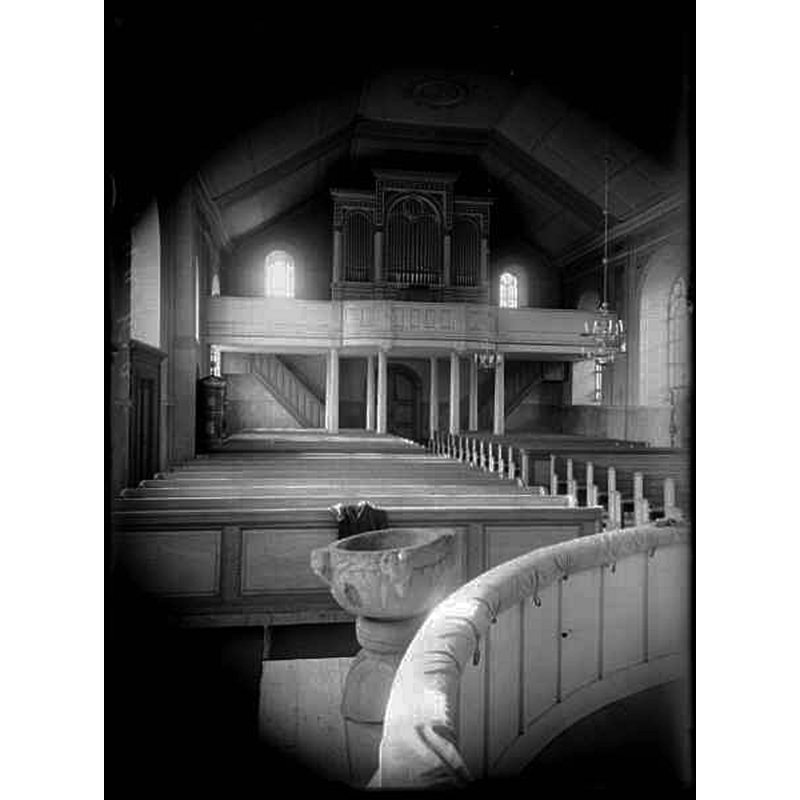 Source caption: "Almesåkra kyrka [...] Interiör mot väster."