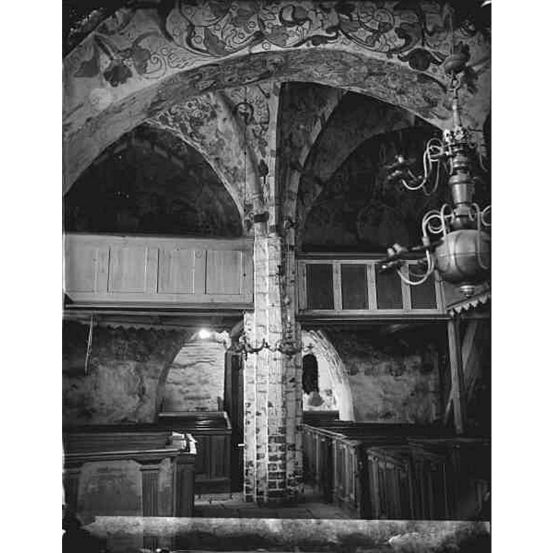 Source caption: "Dalhems gamla kyrka [...] Interiör mot sydöst?." -- a view of the old church interior in 1875, one year before its demolition in 1876; the new church would be consecrated in 1878