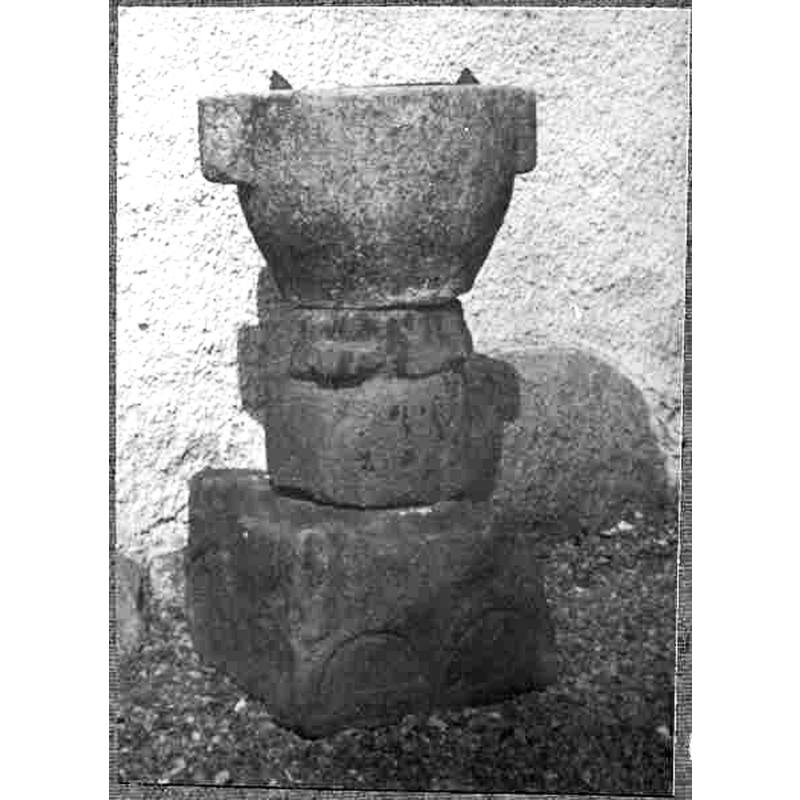 Source caption: "Hagby kyrka [...] Dopfuntsliknande fynd. Alla tre delarna ställda samman." -- is it a font? [cf. FontNotes]