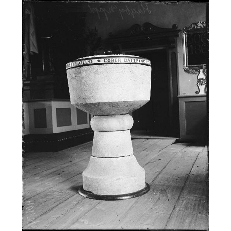 Source caption: "Hagby kyrka [...] Dopfunt, kalksten, 1200-tal."