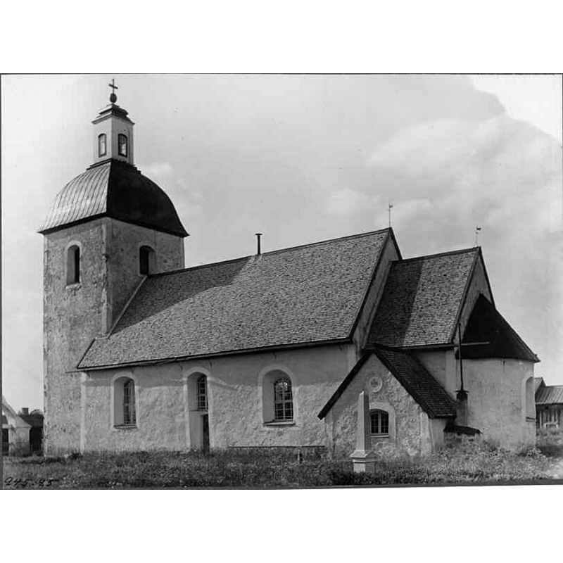 Source caption: "Hylletofta kyrka [...] Kyrkan mot söder."