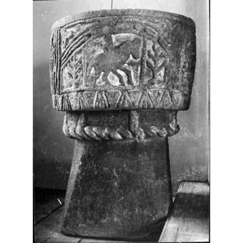 around the top of the pedestal base, linked to the lower end of the basin by short vertical piping