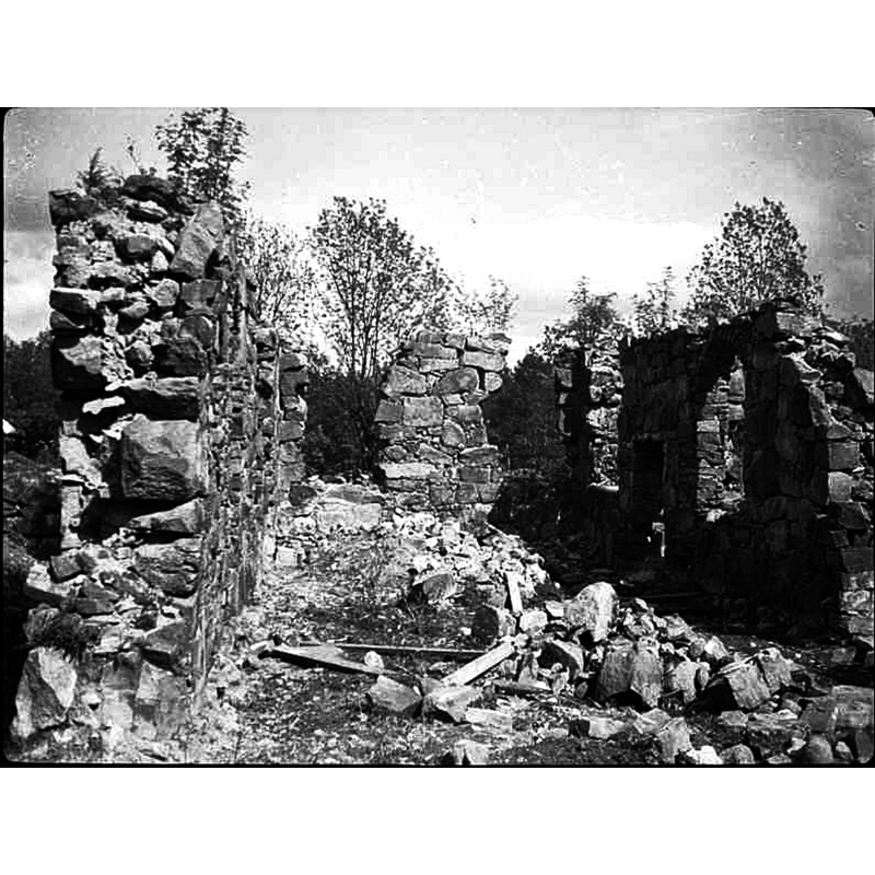 Source caption: "Lemnhults kyrka [...] Gamla kyrkans ruiner."