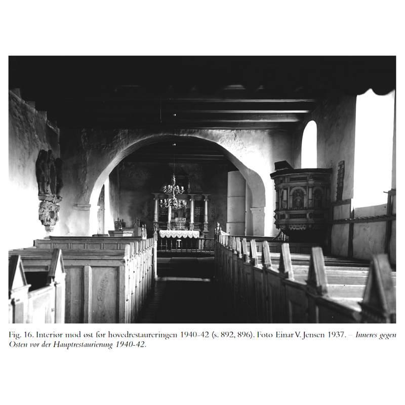Source caption: " Interiør mod øst før hovedrestaureringen 1940-42 (s. 892, 896). Foto Einar V. Jensen 1937. – Inneres gegen Osten vor der Hauptrestaurierung 1940-42." -- the top of the font is discernible at the far [east] end, left [north] side