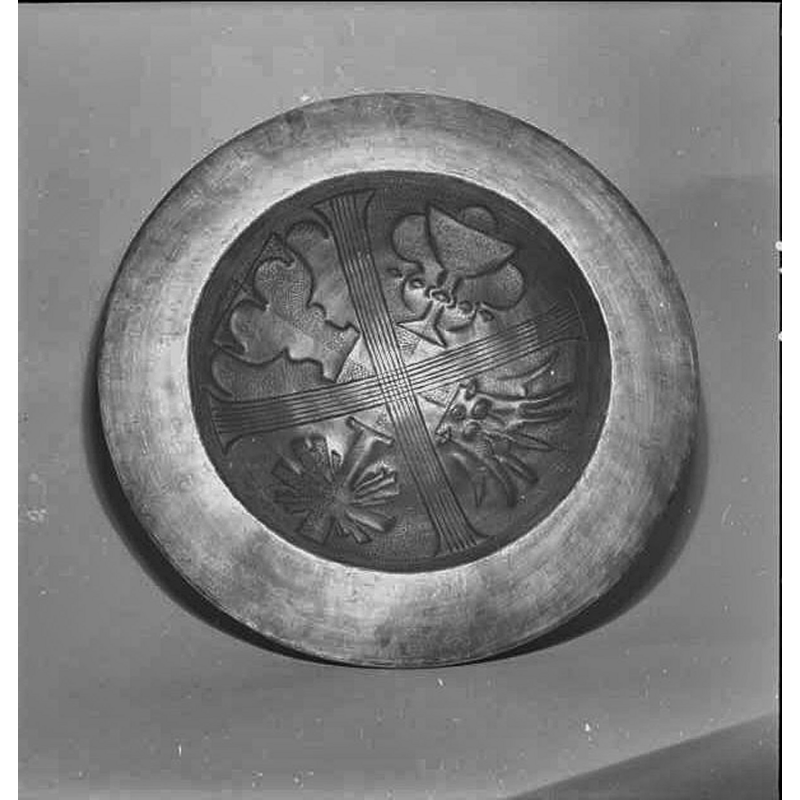 Source caption: "Sjösås gamla kyrka [...] Dopskål, koppar, 1955.."