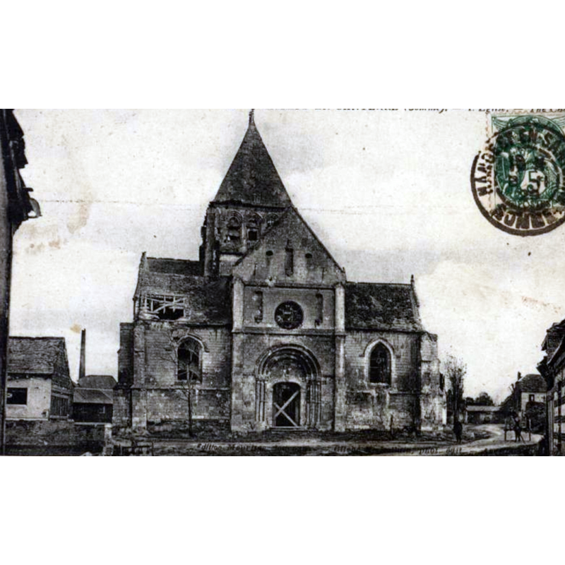 Source caption: "Touchée par des obus" [NB: the old church, badly damaged in WWI, would be demolished in 1923"