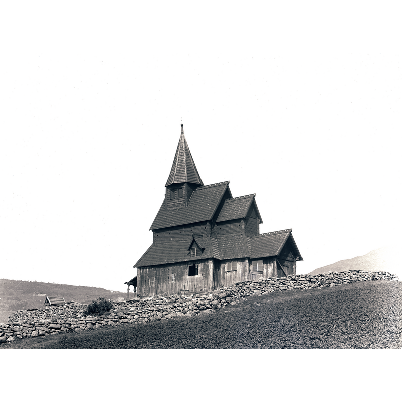 Source caption: "Urnes stavkirke i Solvorn, Sogn og Fjordane Sett fra sørøst. Bildet er tatt under restaureringen 1901- 1907."
