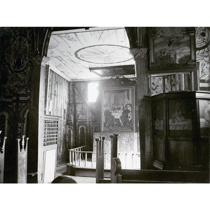 Source caption: "Interiør i Nore stavkirke"