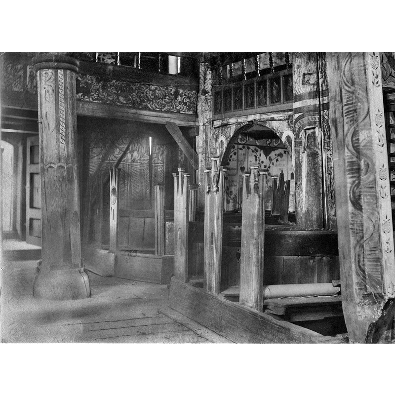 Source caption: "Interiør i Nore stavkirke."