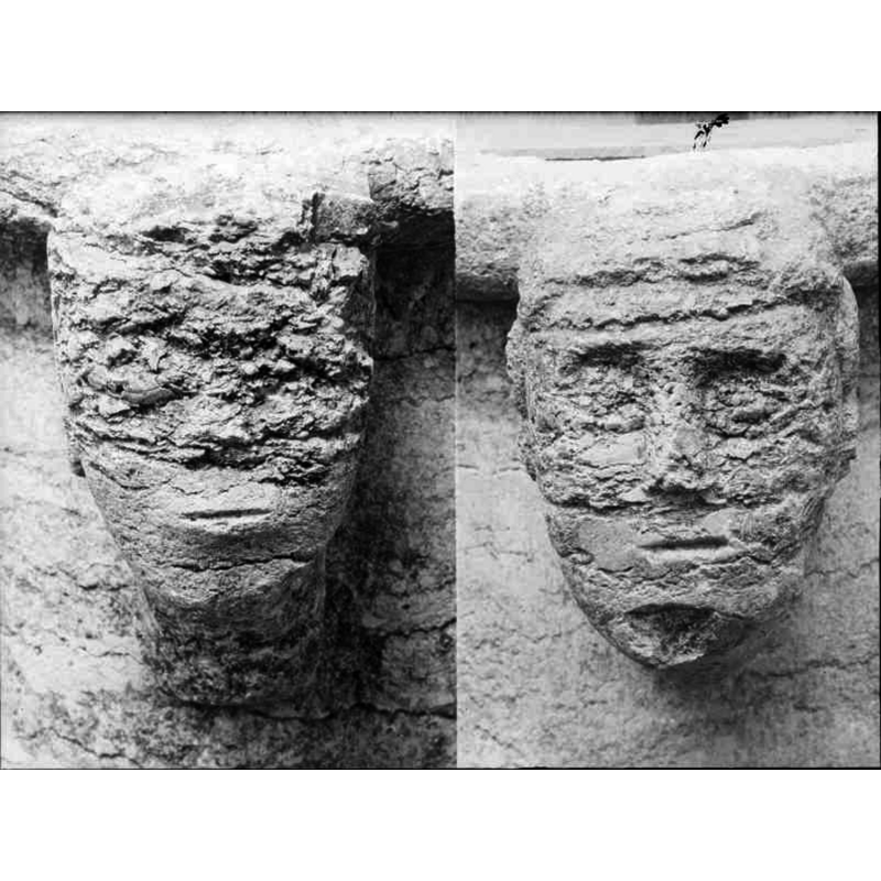 Source caption: "Dopfuntsfot, kalksten, tillverkad på Gotland, 1200-tal, skaftet, detalj, ansikten."