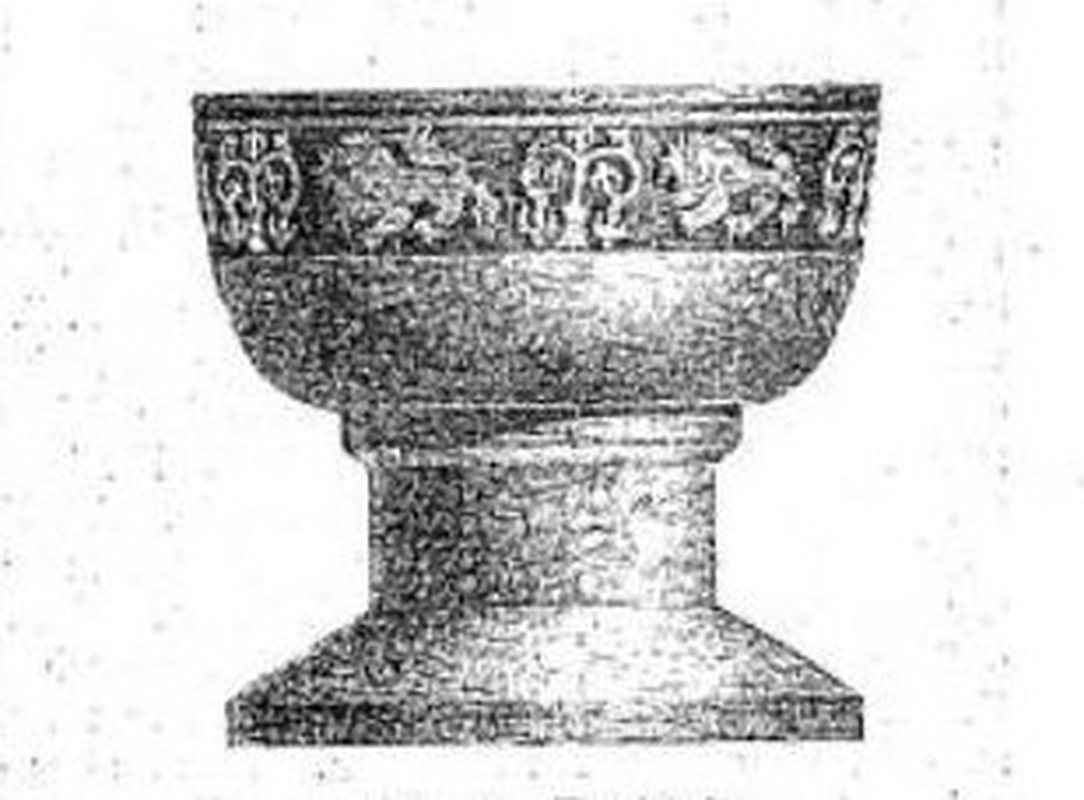 "Schalmey, Ostpreußen, katholische Dorfkirche St. Georg, massives Taufbecken aus Gotländer Kalkstein, mit Zinnschüssel darin, erstmals 1609 erwähnt" [source: Kurt Matern: Die Kirche in Schalmey in Ostpreußén, in: Die Denkmalpflege, XIII. Jahrgang, Nr. 3, Berlin, 1. März 1911, S. 19–21]