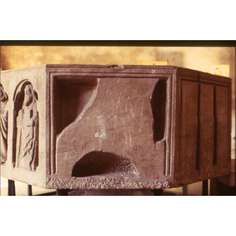 sides 3 and 4 from the front [L->R]