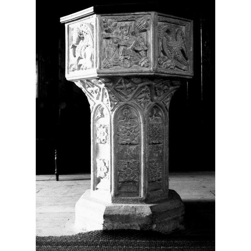 on every other panel of the basin