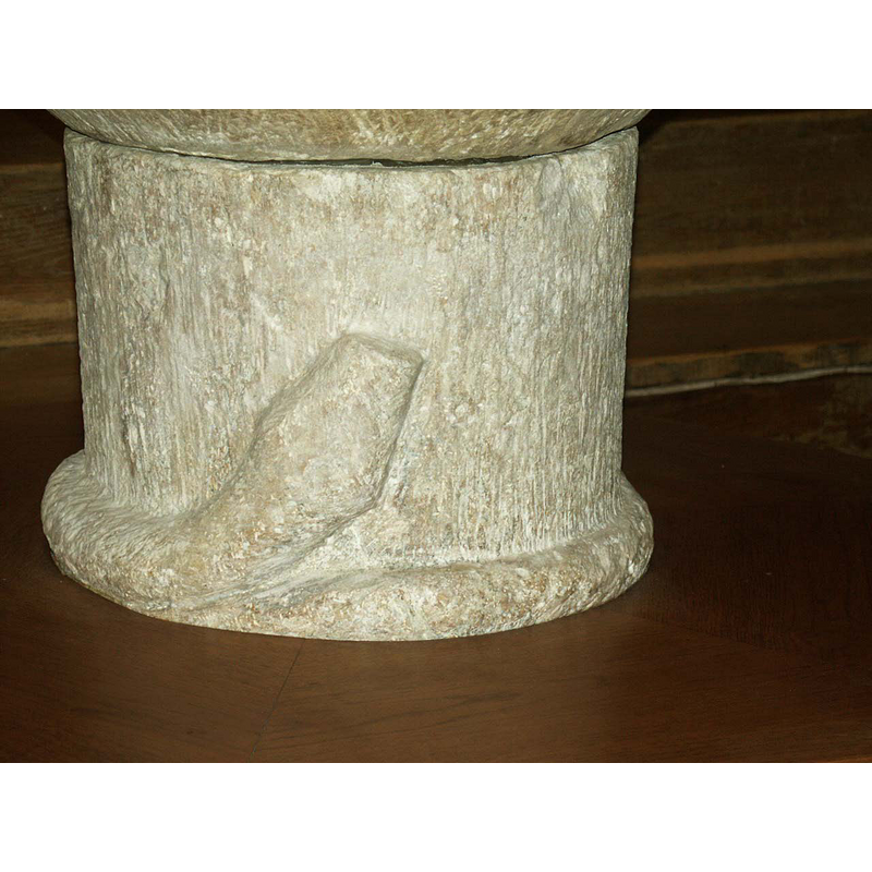 forming a roll moulding at the bottom of the stem