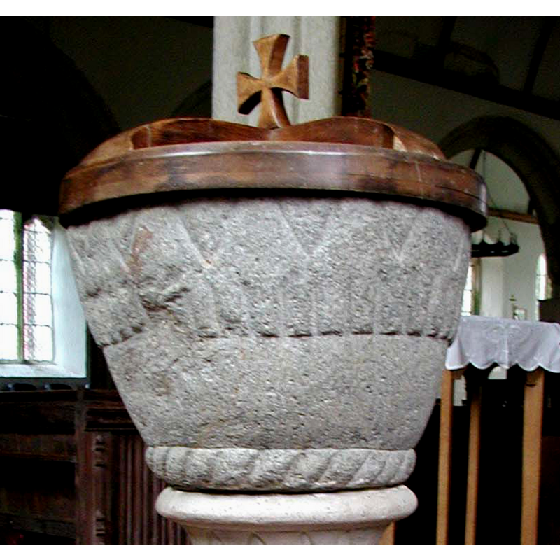 a band of, like stylised ribbing, all around [note the flaw of the original stone]