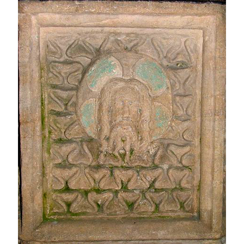 Bond states that this is the Veil of Veronica. Tyrrell-Green and others argue that it is just Christ's head, with a cruciferous nimbus and a nebuly background