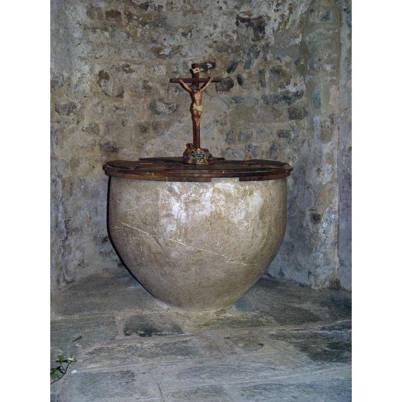 NB: the crucifix on the cover is not part of it