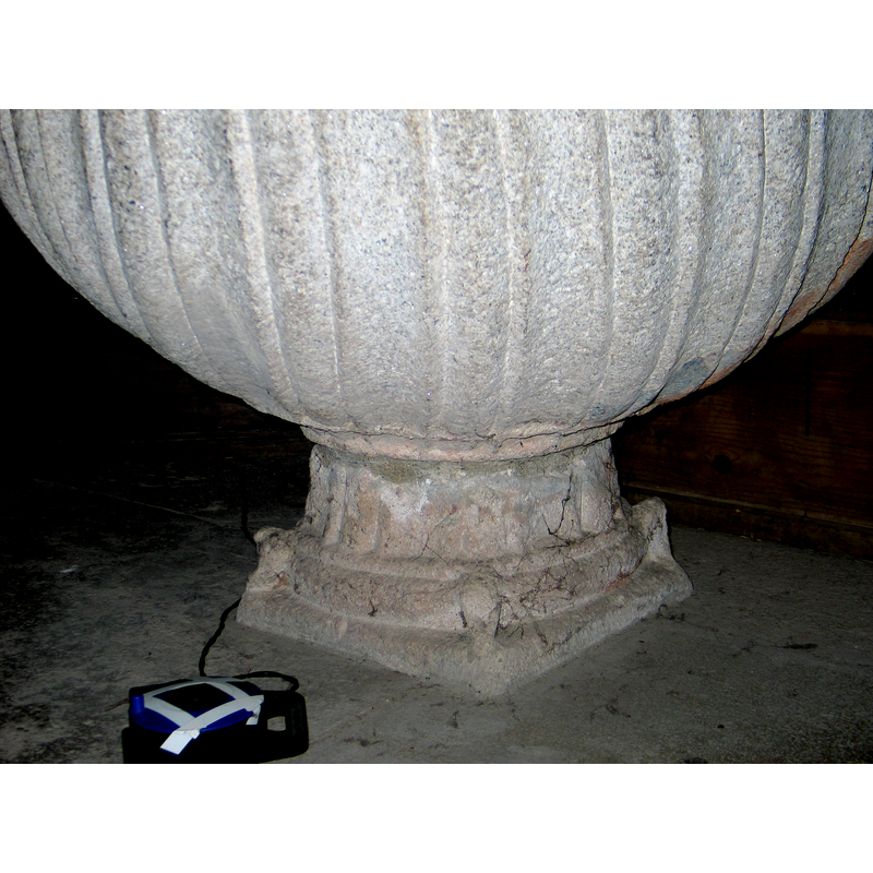 at the four angles, very worn, which makes it difficult to ascertain whether knows or other motif -- notice also a worn motif on the narrower side, between the two thin roll mouldings