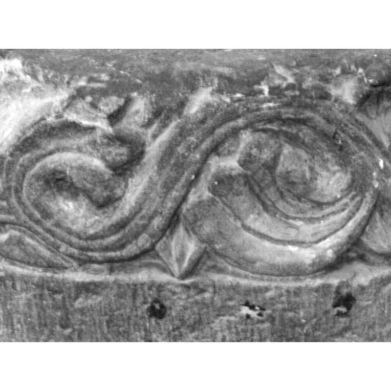 detail of the upper band
