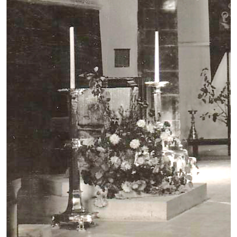 archival photograph showing the flat cover on the font