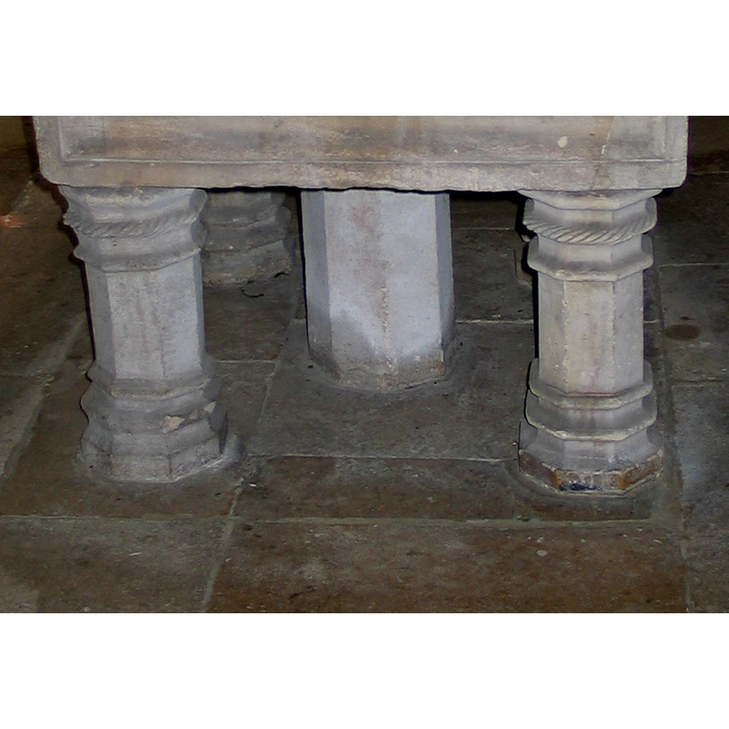 on the outer colonnettes of the base; the upper ones are rope mouldings, the rest are plain