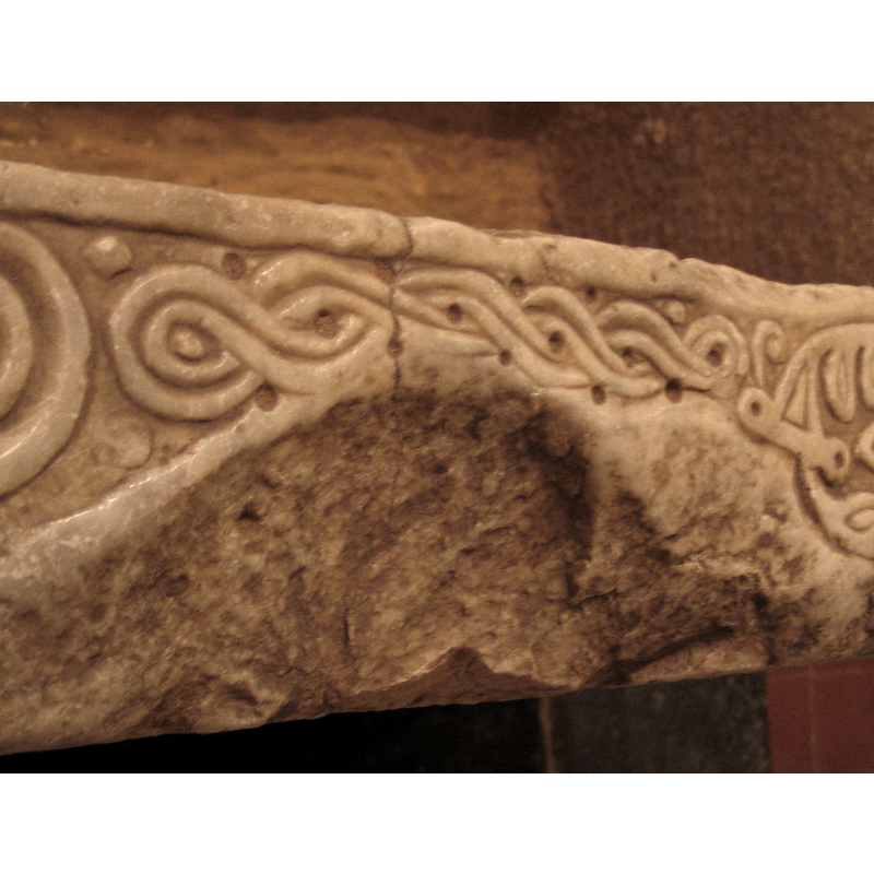 on parts of the upper rim
