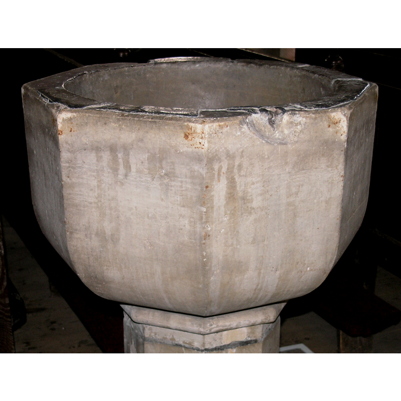 notice the damage to the upper rim area